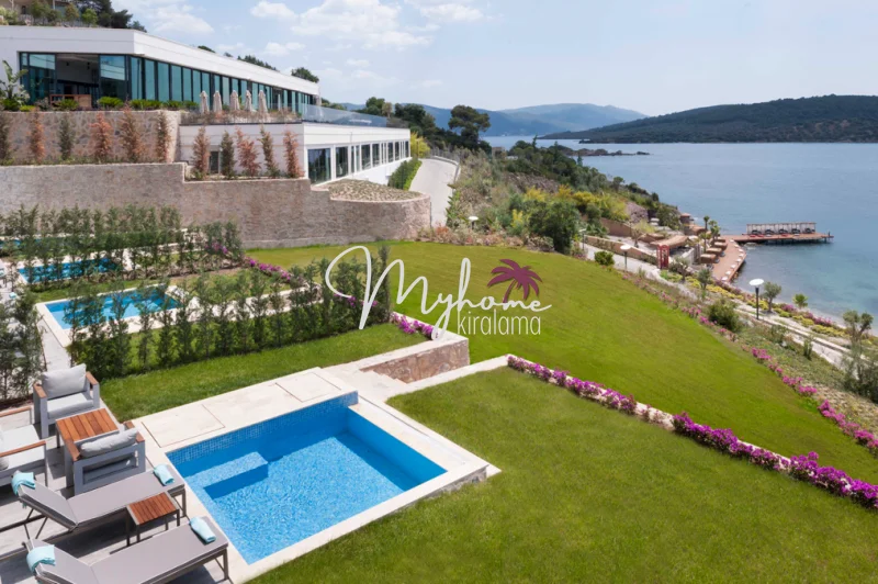 Family Villa with Garden Jacuzzi