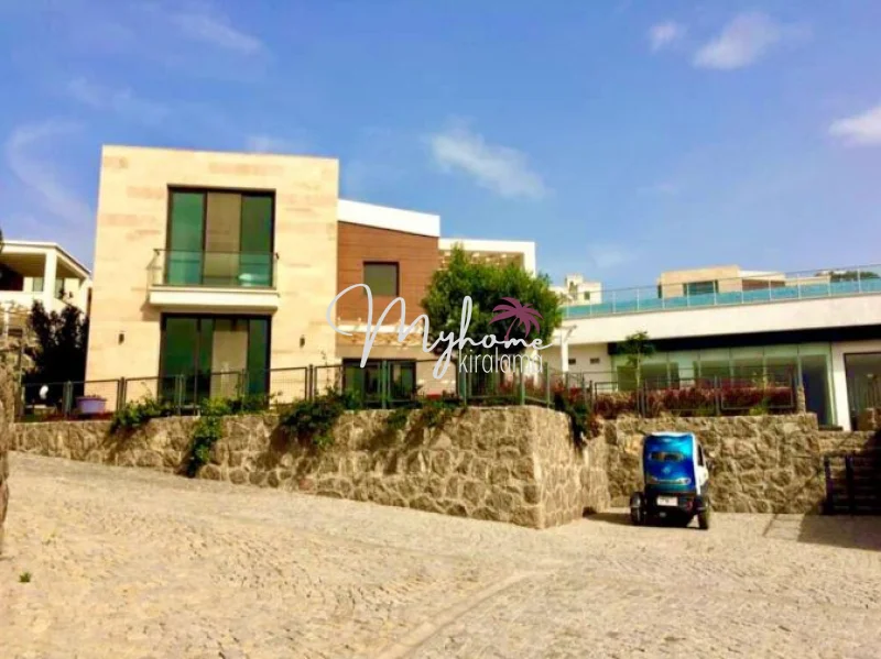 Deniz Manzaralı 4+1 Lüx Villa